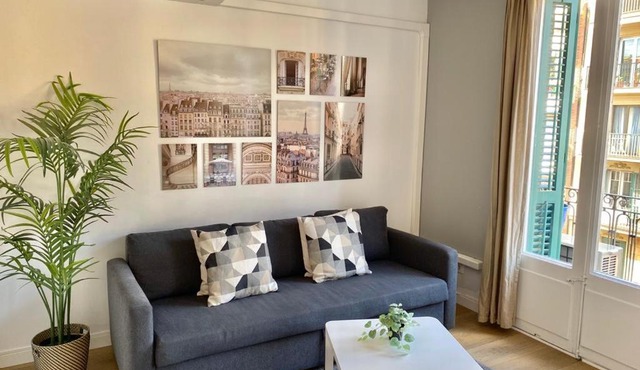 2 BDR EIXAMPLE APARTMENT