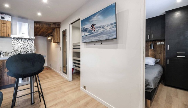 2 Bedroom Apartment With Parking and Balcony