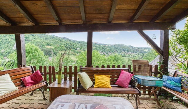 2 bedroom nice home in Saint Laurent d'Olt