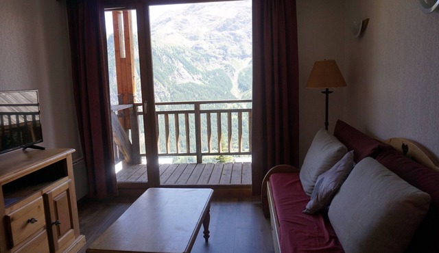 2-room cabin apartment, parking, WiFi & pets allowed