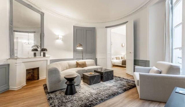 21.#Opera#Louvre#Paris02#2bedrooms#AC