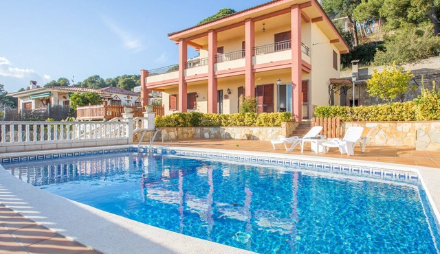 2MAER01 - House for 9 people with private pool located near the beach of Blanes