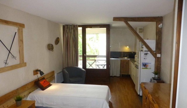 2nd floor, balcony, tv, ski locker, 28m², Brides Les Bains