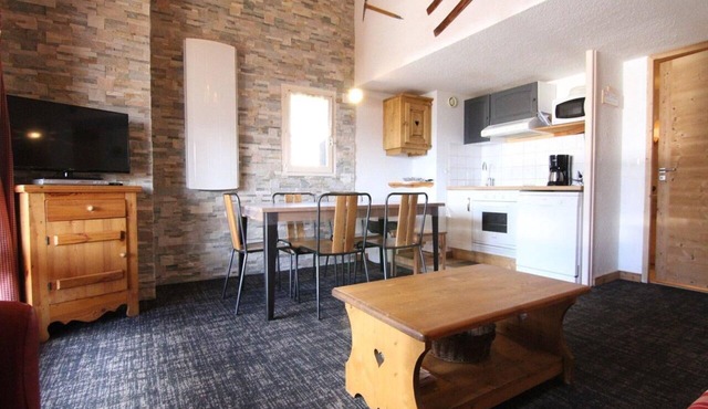 2nd floor, balcony, tv, ski locker, 50m², Alpe d'Huez