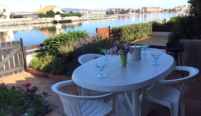 3-Bedroom Villa with Pool and Parking for 6 in Port Barcarès