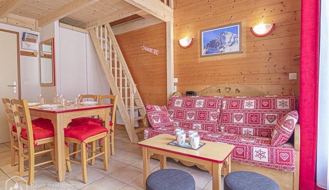 300m from resort center, 4th floor, balcony, parking, tv, 36m², Aussois