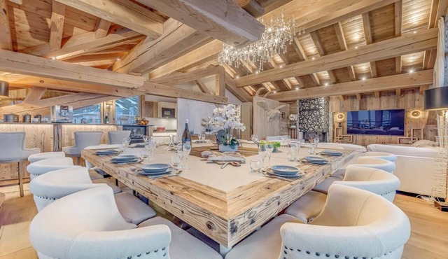 300m from resort center, sauna, balcony, fireplace or stove, tv, ski locker, 450m², Tignes