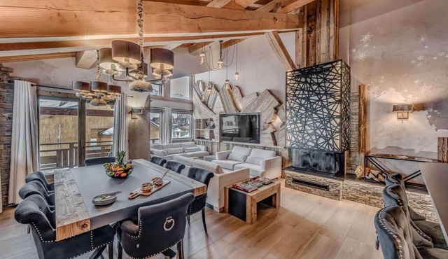 300m from resort center, sauna, balcony, fireplace or stove, tv, ski locker, 250m², Tignes