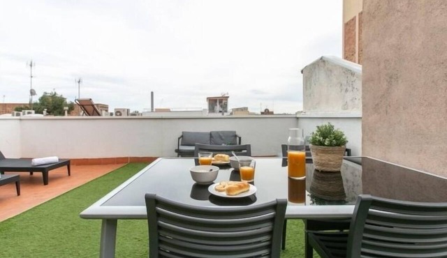 31 Sunny penthouse in the heart of Gracia with a spacious terrace