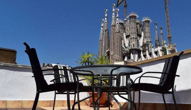 31MAI1043 - Sunny home terrace Sagrada Familia