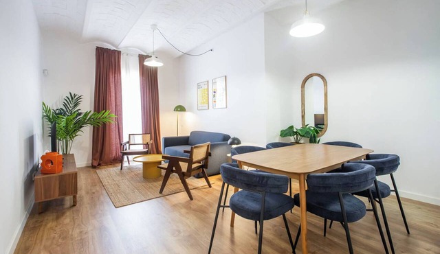 33PAR1094 - Magnific 2BR Flat in Poble Sec