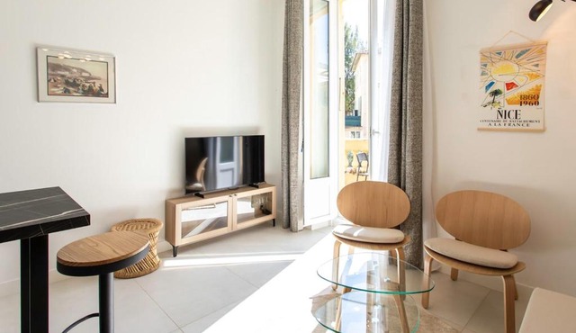 #35 Staywizus - Suite Carlone 5min from the beach AC & Terrace