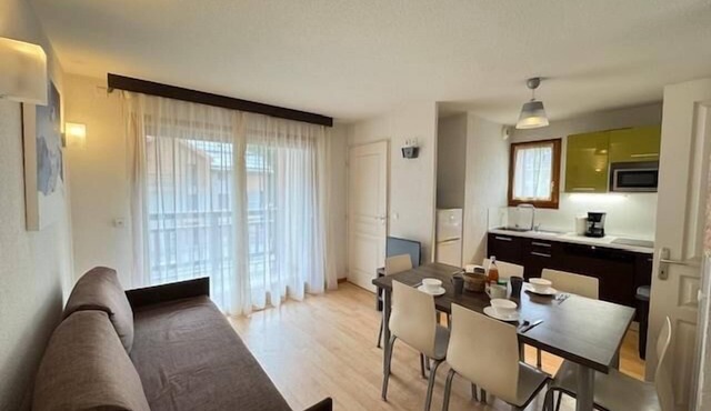 350m from resort center, 3rd floor, view ski slopes, balcony, 33m², Serre Chevalier