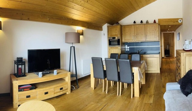 350m from shops, 3rd floor, swimming pool, parking, tv, ski locker, 57m², Les Saisies