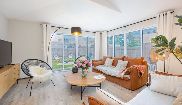 4 Private Suites Facing the Beach with A/C