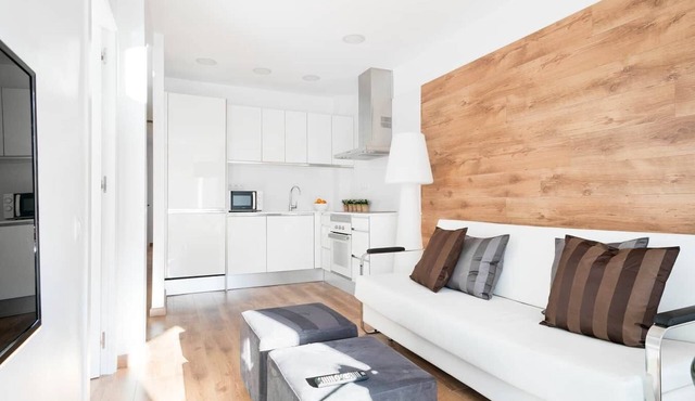 405 - 3BR Apartment with balcony @ Vila Olimpica