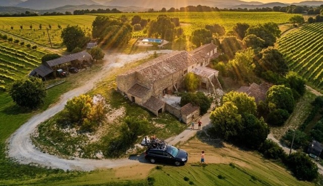 5-Bedroom Country House with Pool, Mirabeau in Luberon