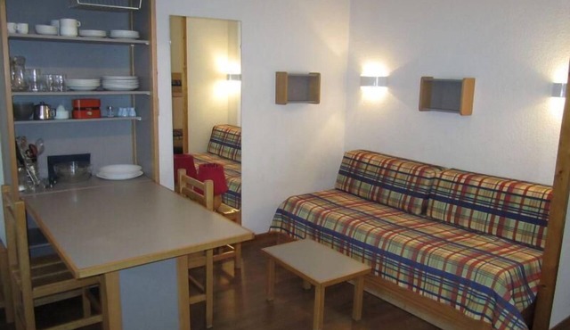50m from resort center, 3rd floor, balcony, 28m², Brides Les Bains