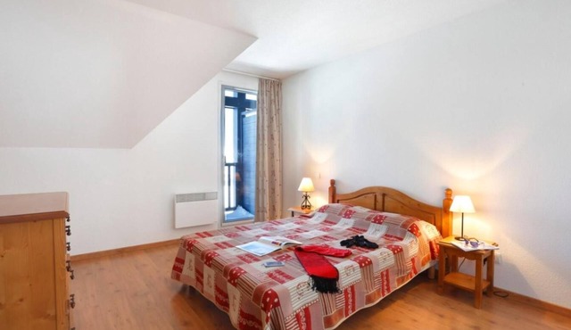 50m from shops, swimming pool, balcony, parking, tv, ski locker, 55m², Peyragudes