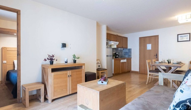 8-person apartment with pool and sauna in Saint-Lary-Soulan center