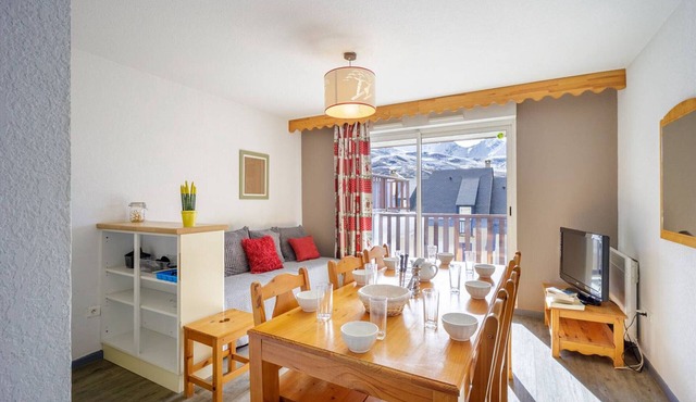 8-Person Apartment in Peyragudes with Balcony and Pets Allowed