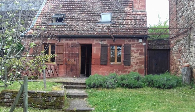 A small house in the lower part of Collonges-la-Rouge, with a private garden.