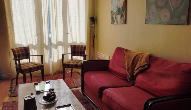 A sunny, cozy Parisian apartment just a stone's throw from Montsouris Park