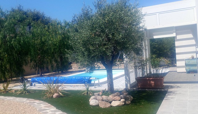 Air-Conditioned Private Room – Private Entrance, Pool, Pétanque, Wi-Fi