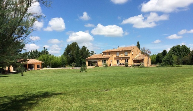 Aix en Provence beautiful Provencal house with swimming pool 12 x 6 large lot