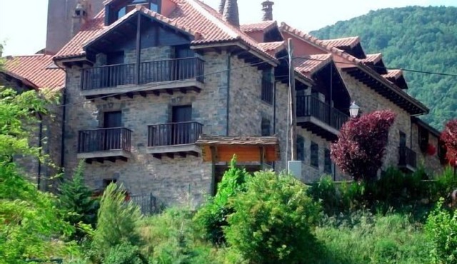 Alcaire house for 26 people