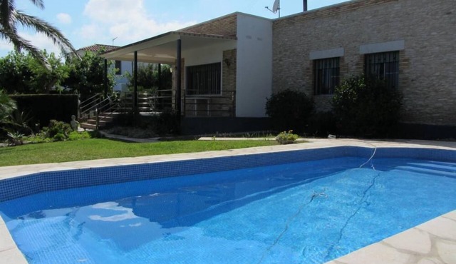 Alcanar Playa: chalet - 7 rooms - 8 persons