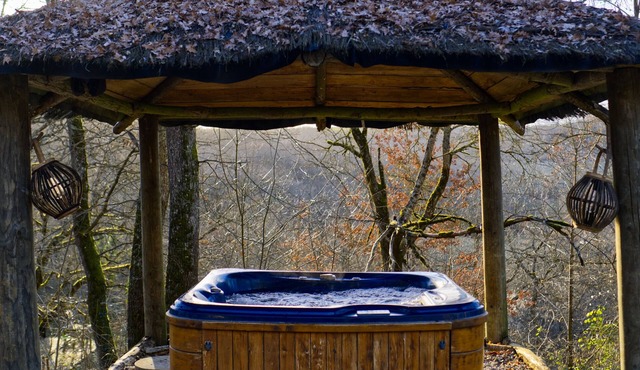 - AMOUR Cabin - Cabin for 2 to 4 guests + private hot tub + seasonal pool