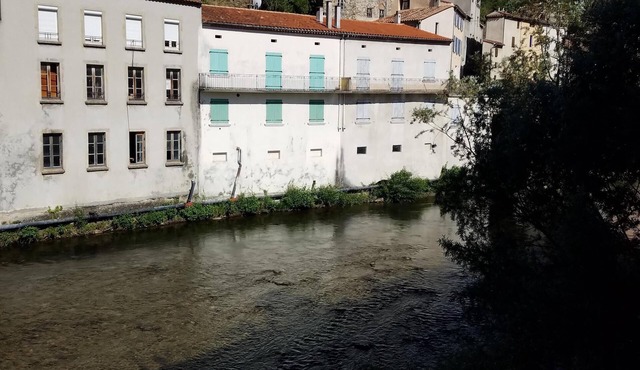Ancient, Modern and Welcoming House In Quillan Centre