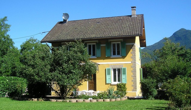 Annecy. Character property close to Lake Annecy with beautiful mountain views.