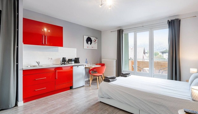 Annecy Studio + balcony close to old town