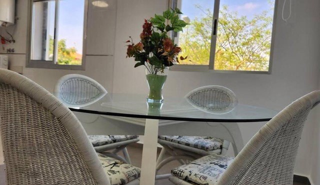 Apartamento en Les Alqueries con aire acondicionado