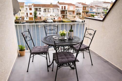 Apartamento con bonitas vistas al canal ref 337