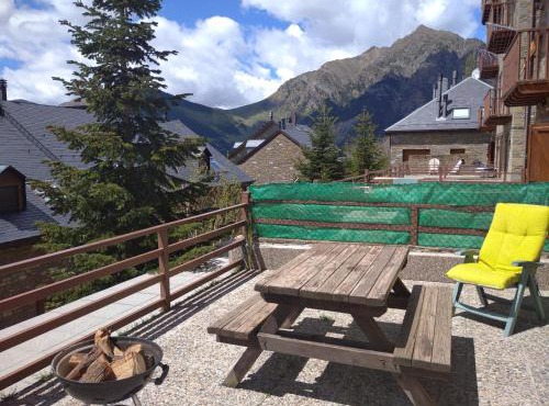 Apartamento con gran terraza y vistas panorámicas en Taüll, con plaza de parking