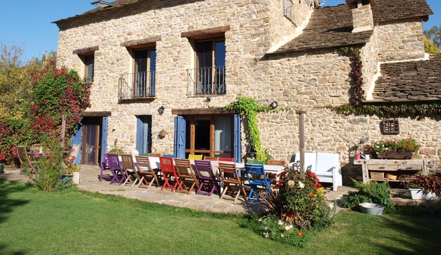 Apartamento medio, lies in a stone house completely renovated with ecological