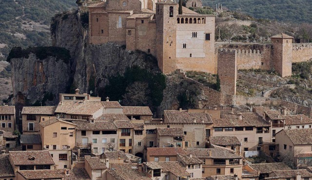 Apartamentos Fuendebaños, Bajos