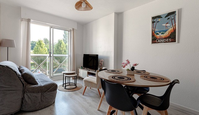 Apartment “Les Jardins” with Balcony