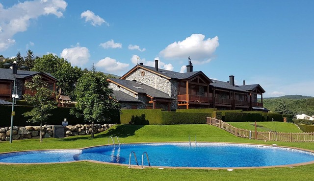 Apartment 'Infinity View Duplex - Cerdagne' with Mountain View, Shared Pool and Wi-Fi