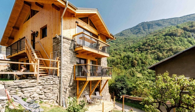 Apartment 'Agréable Chalet 3 Étoiles 3' with Mountain View, Wi-Fi and Air Conditioning