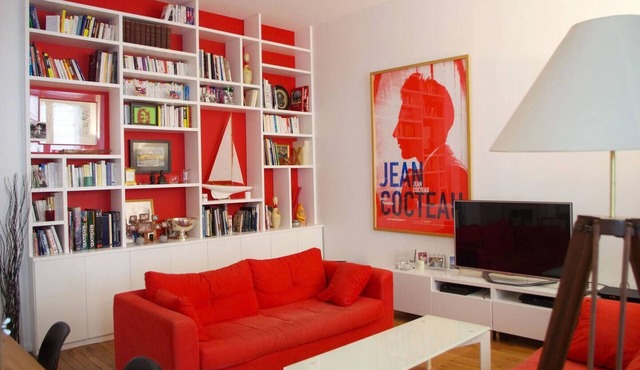 Apartment at the foot of Montmartre, with charming private courtyard with trees in a quiet location