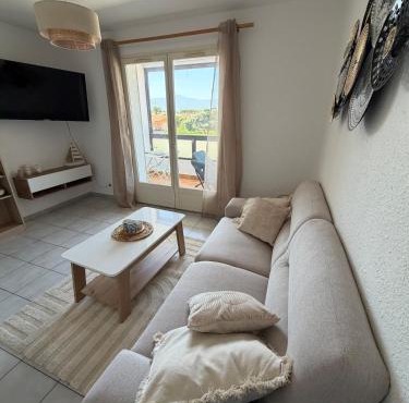 Apartment - Beach - AC - Private parking