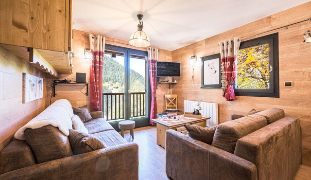 Apartment 'Chalet Refuge Loup Blanc Valfréjus' with Mountain View, Balcony and Wi-Fi