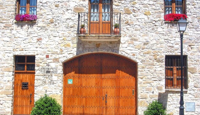 Apartment 'El Clos 1' with Mountain Views, Private Terrace and Wi-Fi