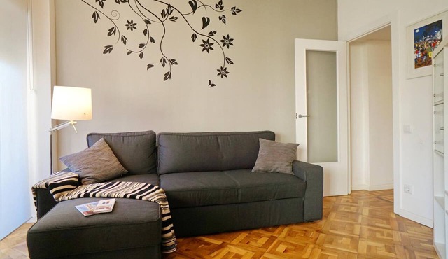 Apartment in Barcelona, very close to Sagrada Familia