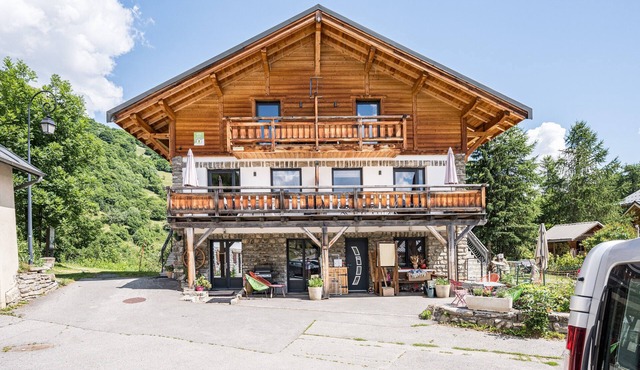Apartment "Le Galibier" with Mountain View, Balcony and Wi-Fi