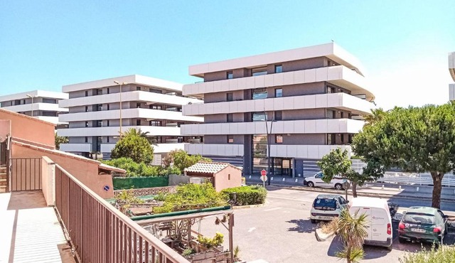 Apartment Le Méditerranée-2 by Interhome
